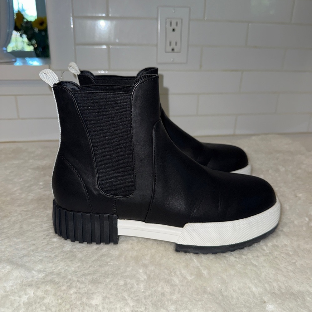 Mia Black Leather Ankle Boots